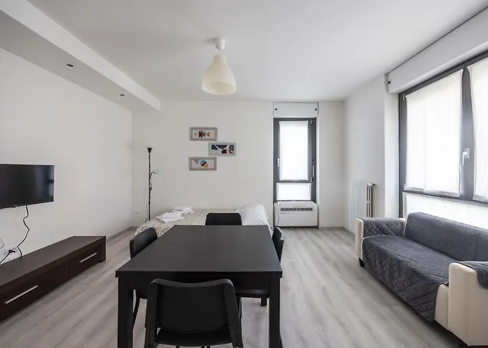 Daire Weber, By Short Holidays